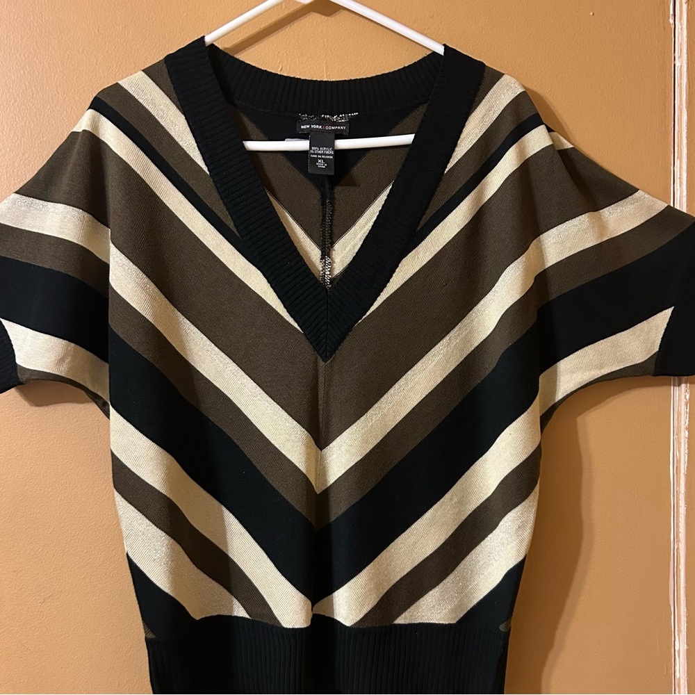 Short sleeveve sweater